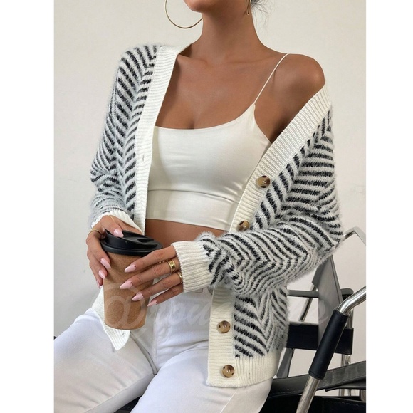 Fuzzy Chevron Black & Off White Button Up Cardigan Long Sleeve V-Neck - Picture 3 of 16